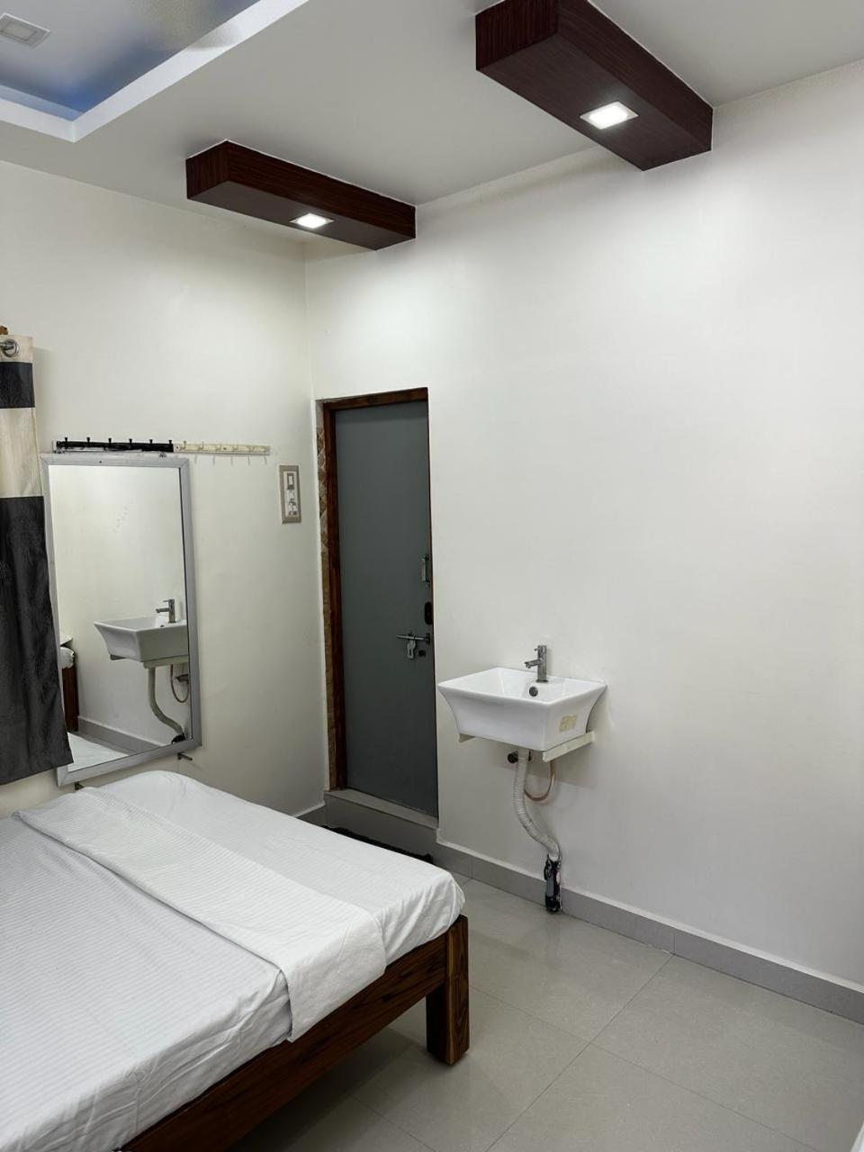 Temple View Home Stay Tiruvannamalai Ngoại thất bức ảnh