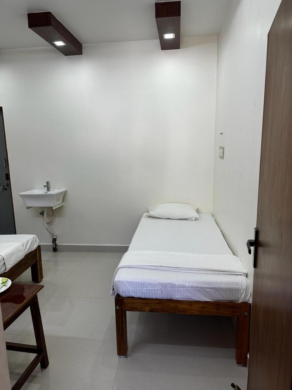 Temple View Home Stay Tiruvannamalai Ngoại thất bức ảnh