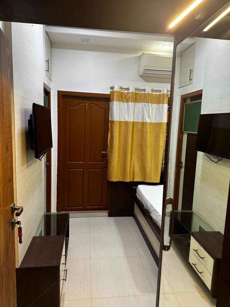 Temple View Home Stay Tiruvannamalai Ngoại thất bức ảnh