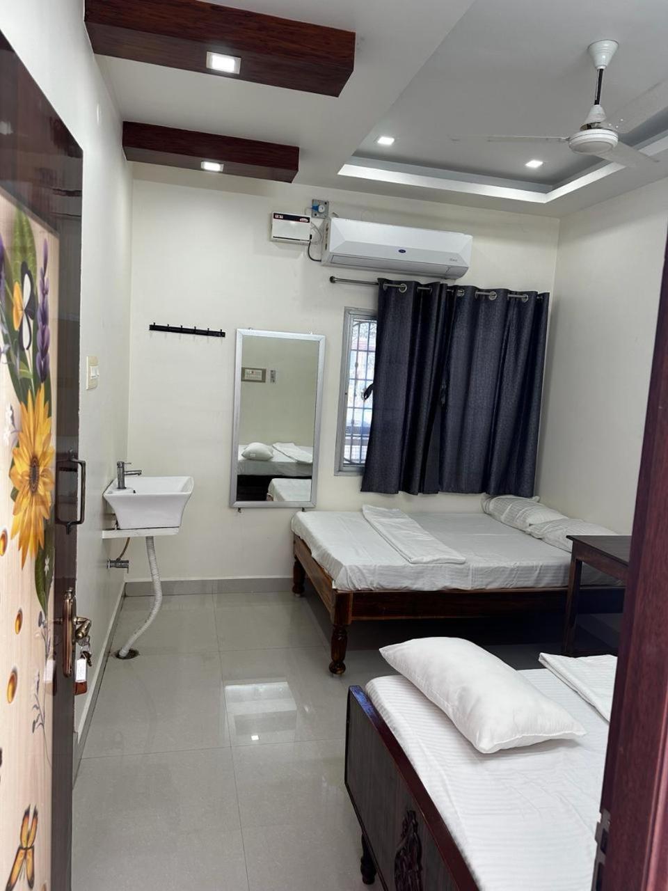 Temple View Home Stay Tiruvannamalai Ngoại thất bức ảnh