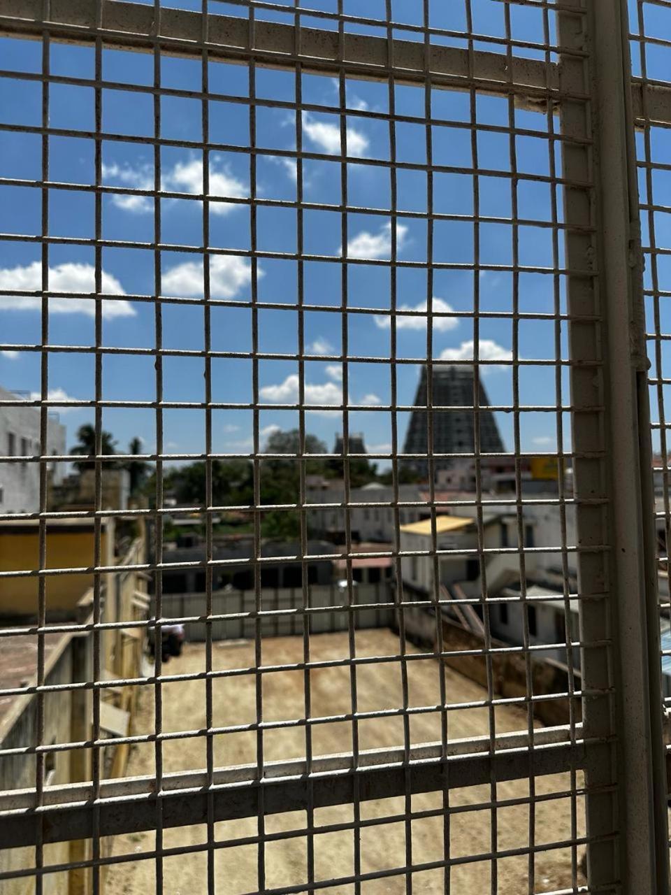 Temple View Home Stay Tiruvannamalai Ngoại thất bức ảnh