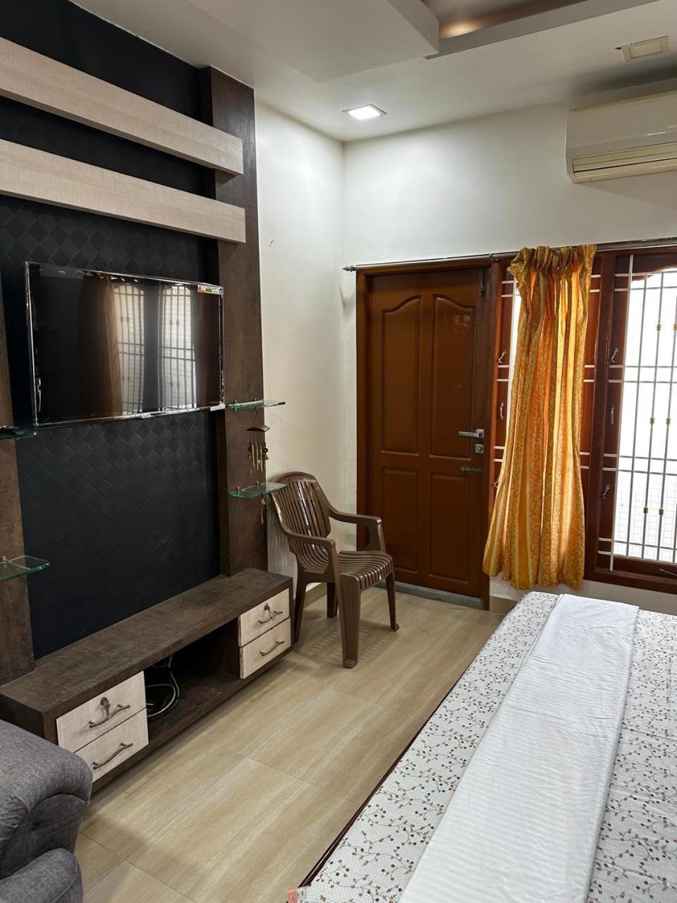 Temple View Home Stay Tiruvannamalai Ngoại thất bức ảnh